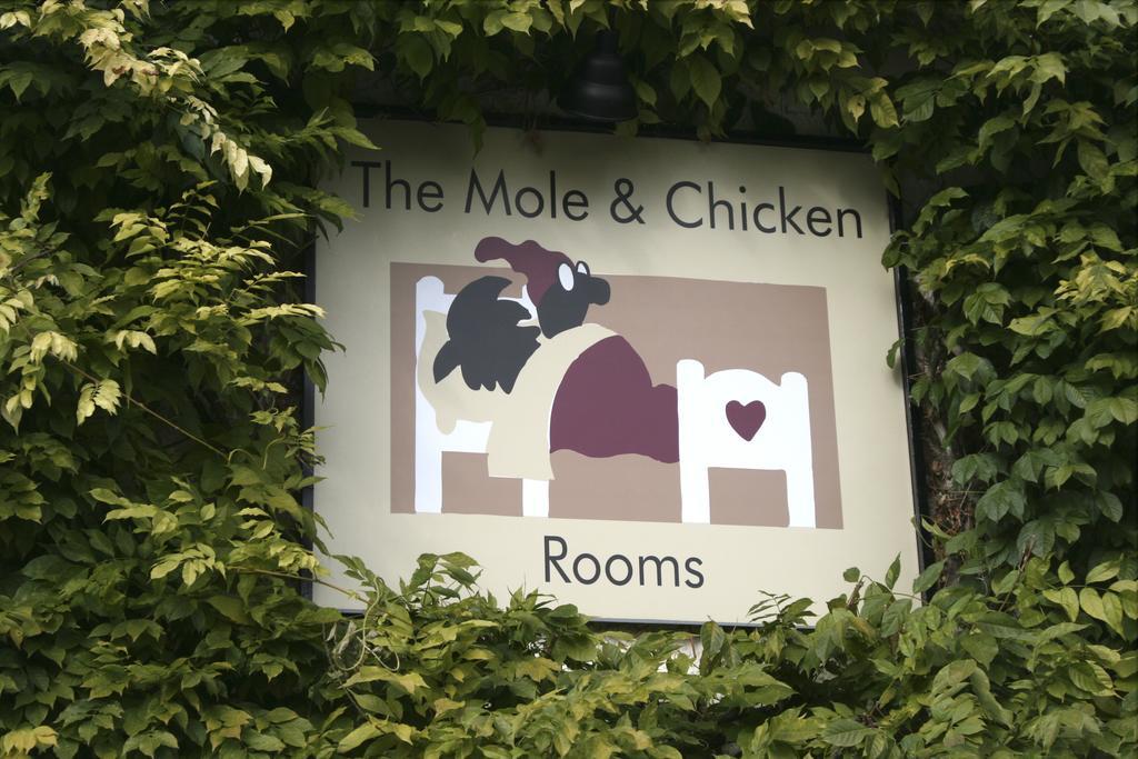 The Mole And Chicken Hotel Long Crendon Exterior photo