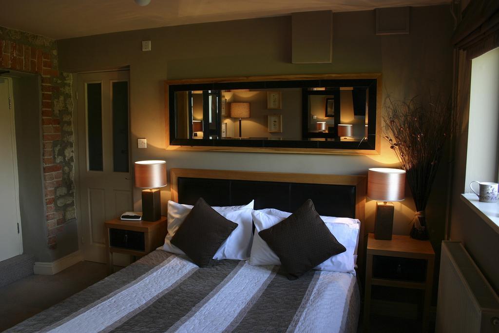 The Mole And Chicken Hotel Long Crendon Room photo
